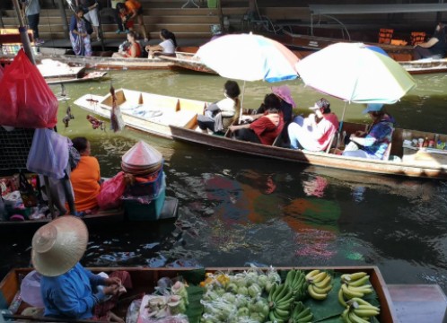 水上マーケット